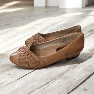 Freebird Tan Women's Loafers Brynn leather size 6 EEUC